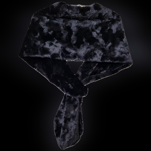 Women's Black faux fur stole with keyhole from Macy's by SLNY One Size fits all - Picture 7 of 11